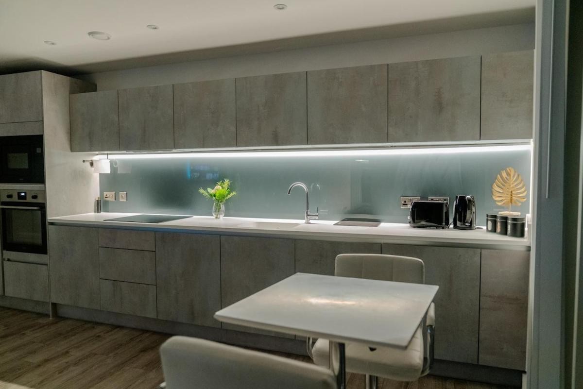 Luxury 2 Bed Penthouse With Stunning Views In Manchester City Centre Exterior photo