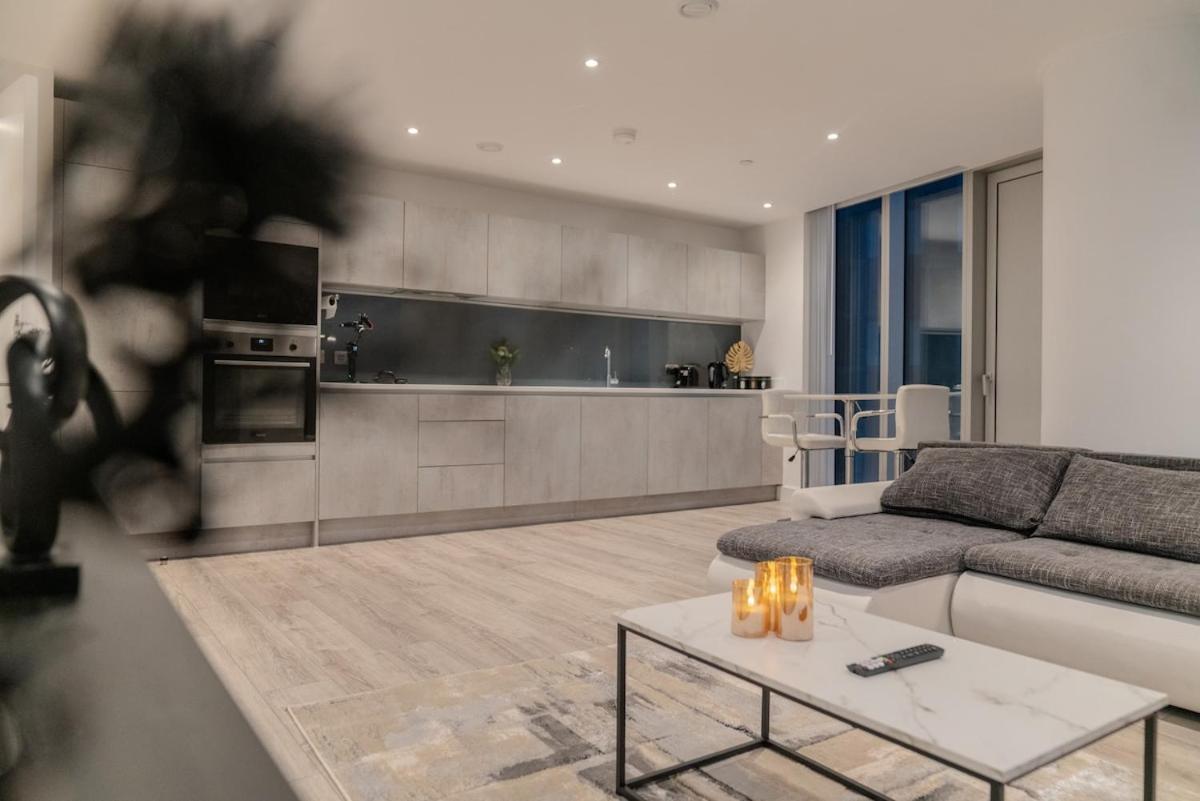 Luxury 2 Bed Penthouse With Stunning Views In Manchester City Centre Exterior photo